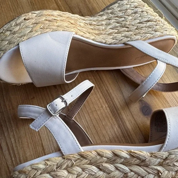 Universal Thread Espadrille Wedge Sandals 8.5 Neutral Ankle Strap Summer Shoes - Picture 3 of 7